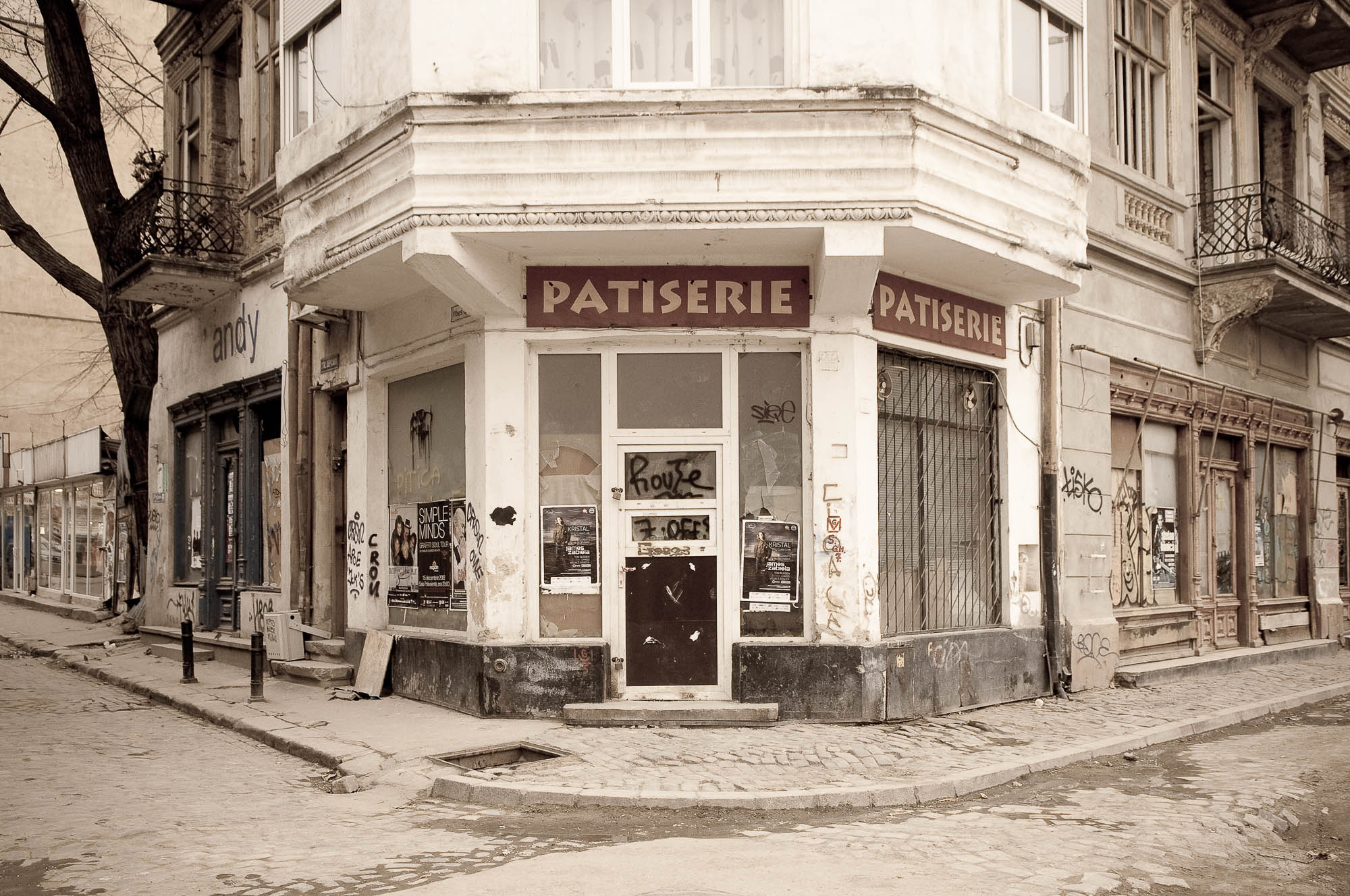 Bucharest decay 34
